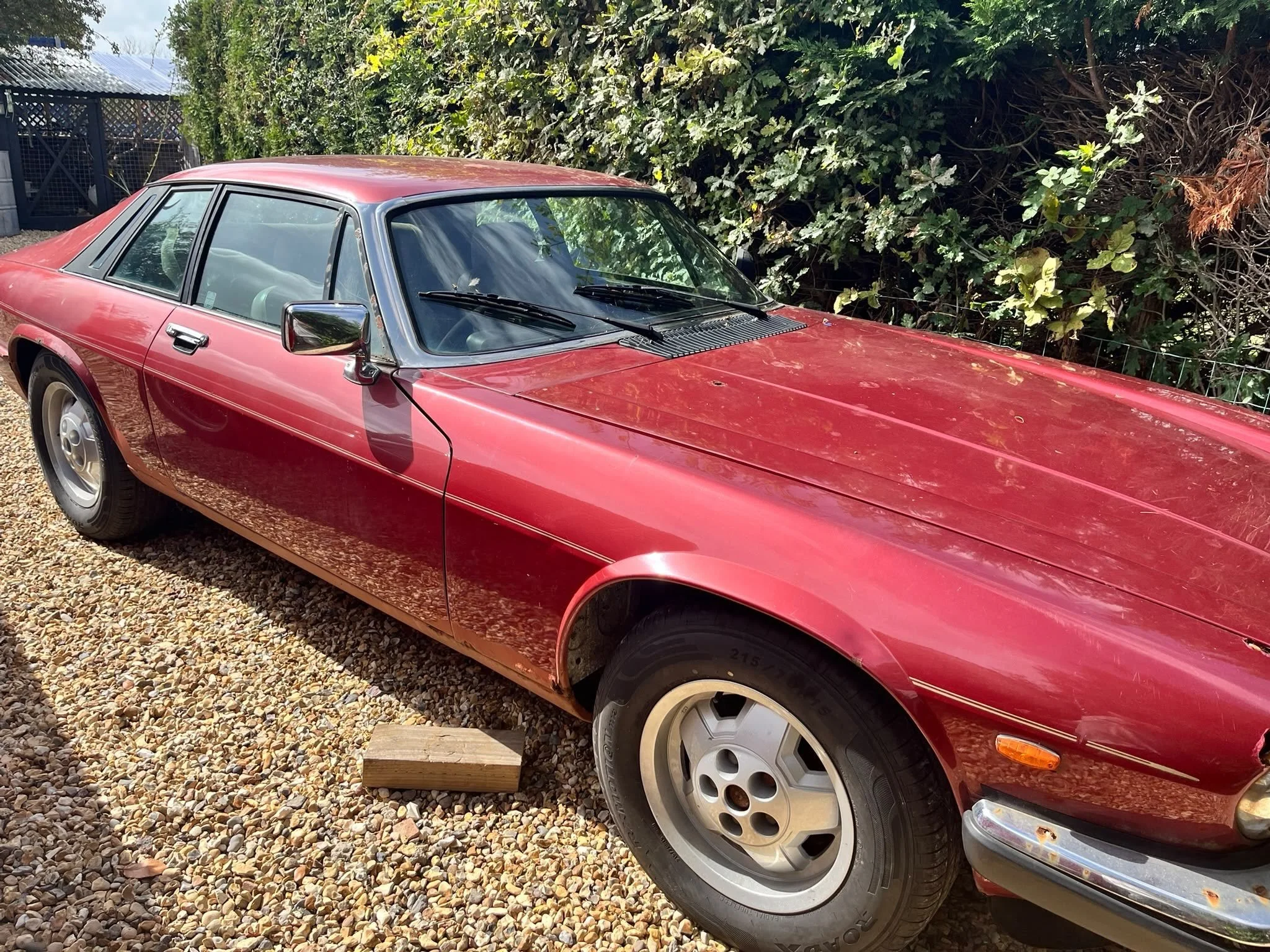Classic Carnage&rsquo;s next project, a Jaguar XJS v12 , you read that right, a V12. 

Plenty to do on it and plenty planned! Watch out for progress posts and videos

I can give a hint to what the end result will be&hellip; TWR

#car #jaguar #v12 #po