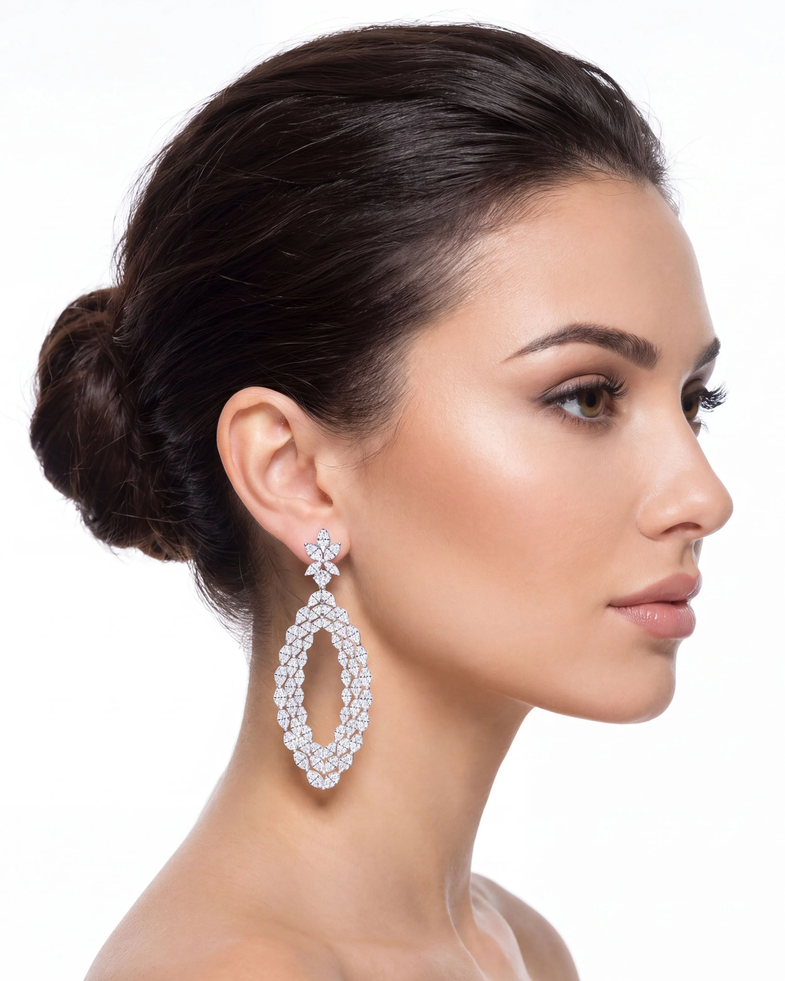 Timeless, elegant, and made to be noticed. 

#finejewellery #diamondearring #fyp #fypシ