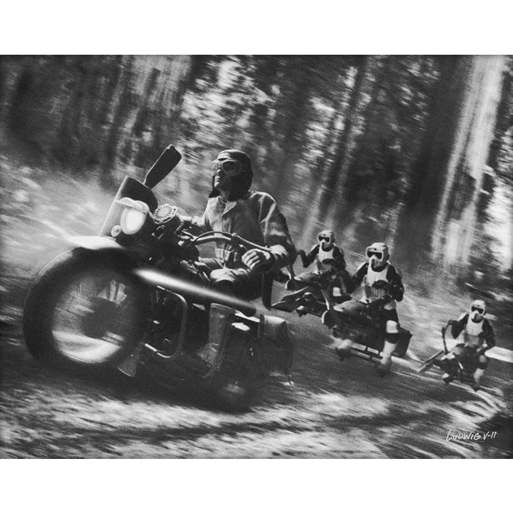 Biker_Chase_-_Icon - BW.jpg