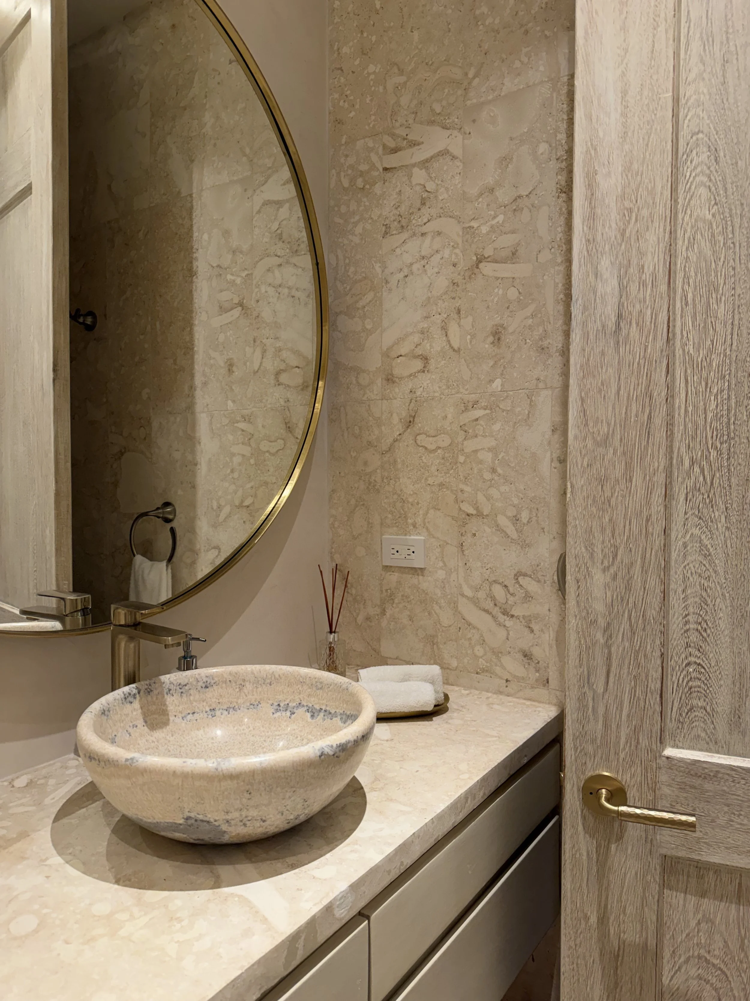 DR bathroom 1.jpg