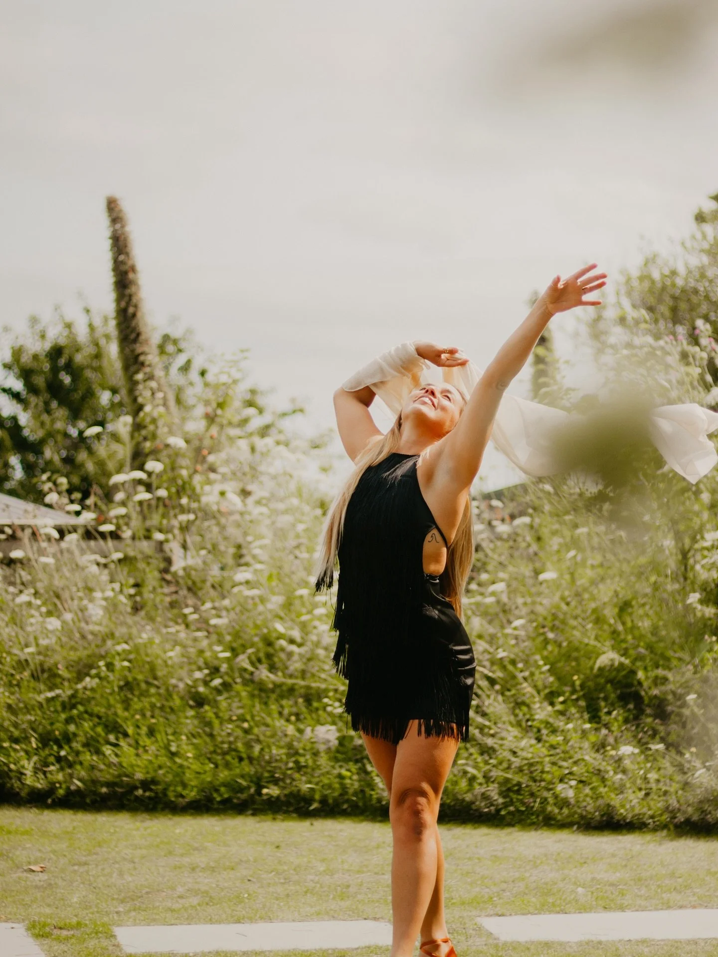 capturing some gorgeous moments with @mj.davis.pt for an upcoming event at @stmichaelsresort 💃

#photography #dance #cornwall #photographer #contentcreation #marketing #socialmedia #dancer #latindance