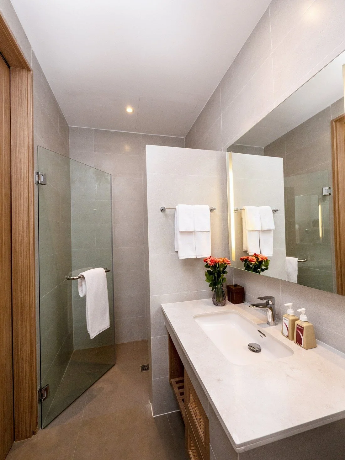 bathy-of-superior-room.jpg