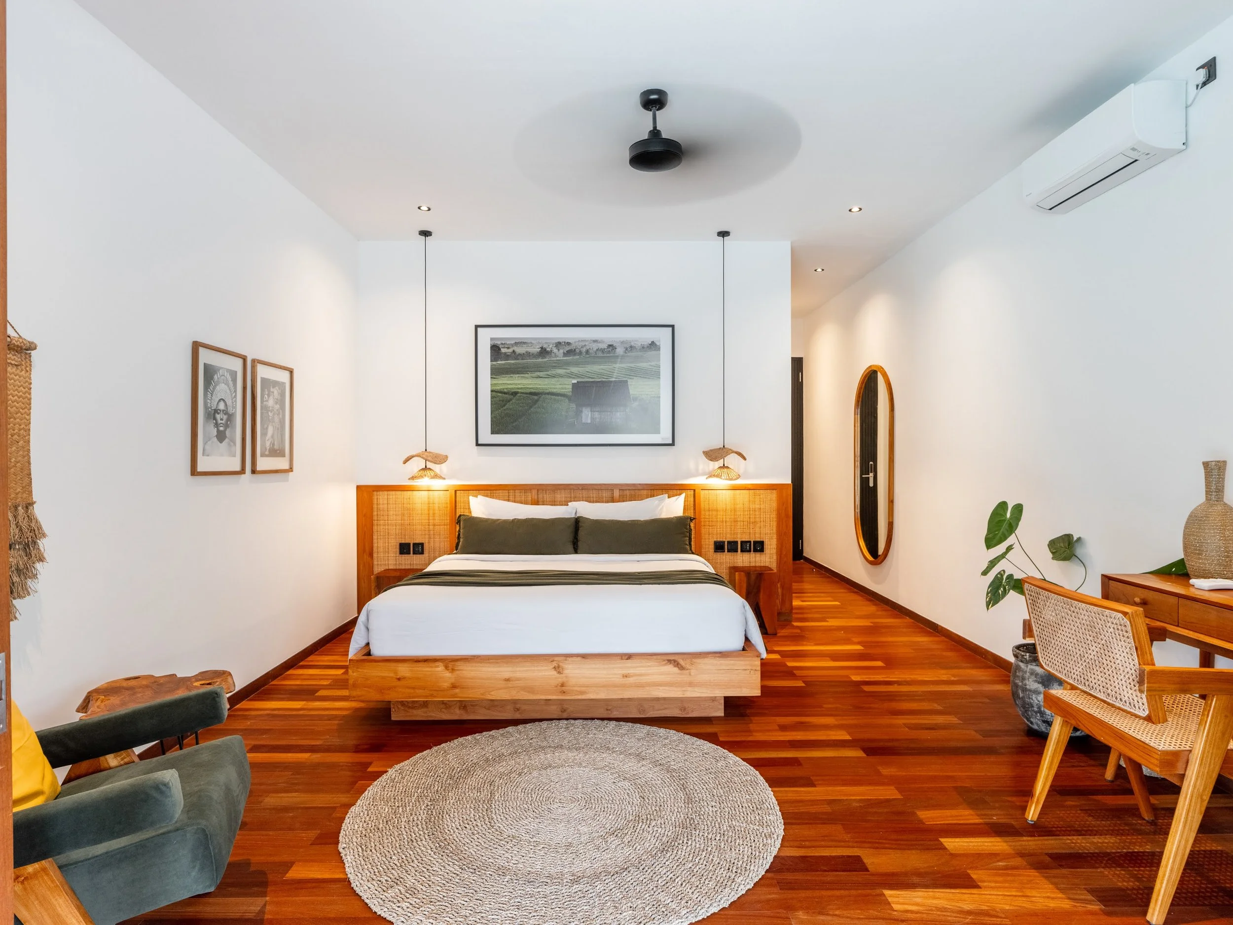 OASIS_262_HOTEL WHITE.jpg