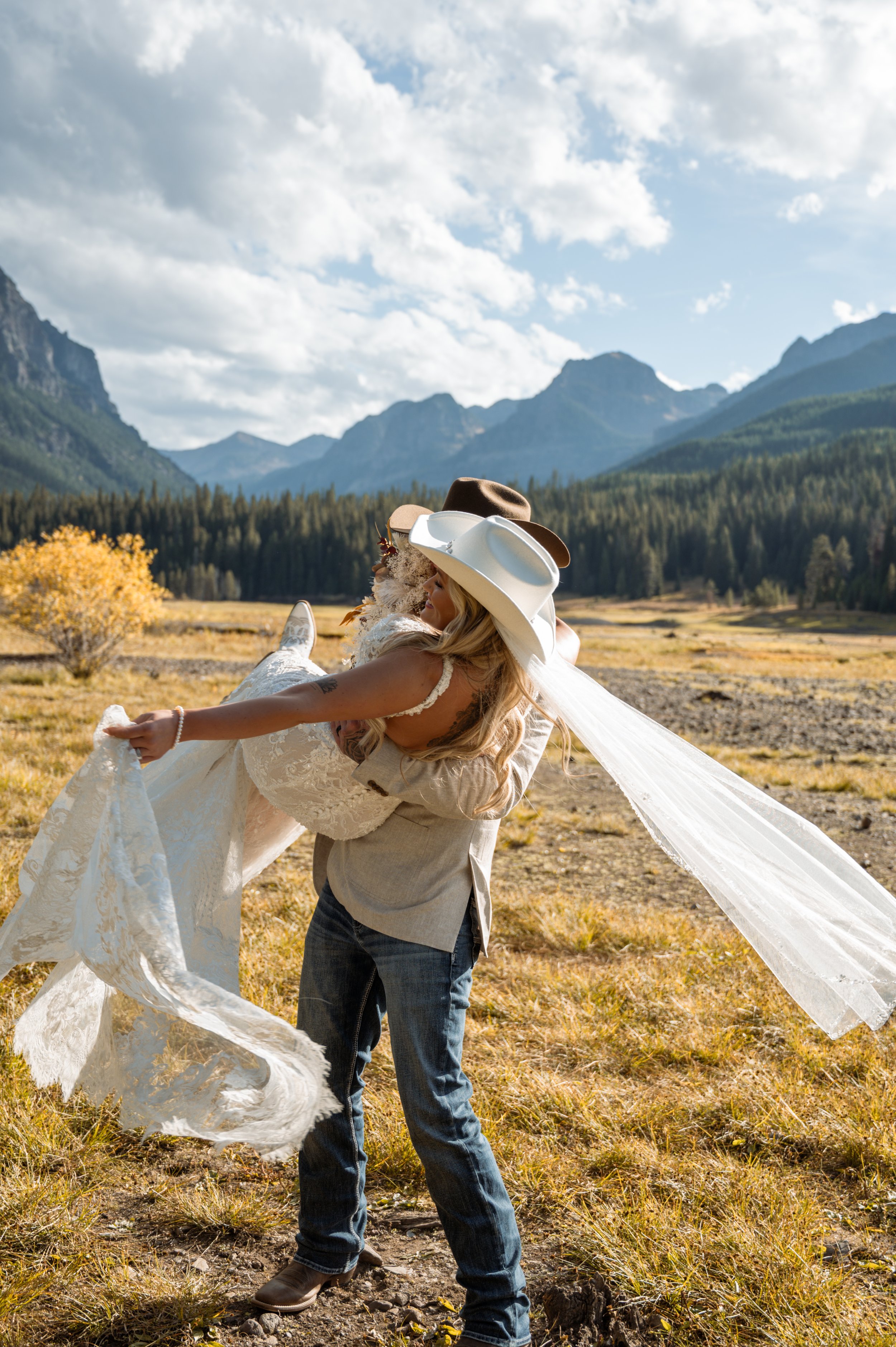 Elopements & Weddings