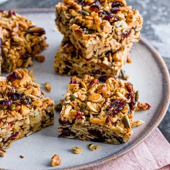 vegan_gluten_free_granola_tray_bake_02.webp