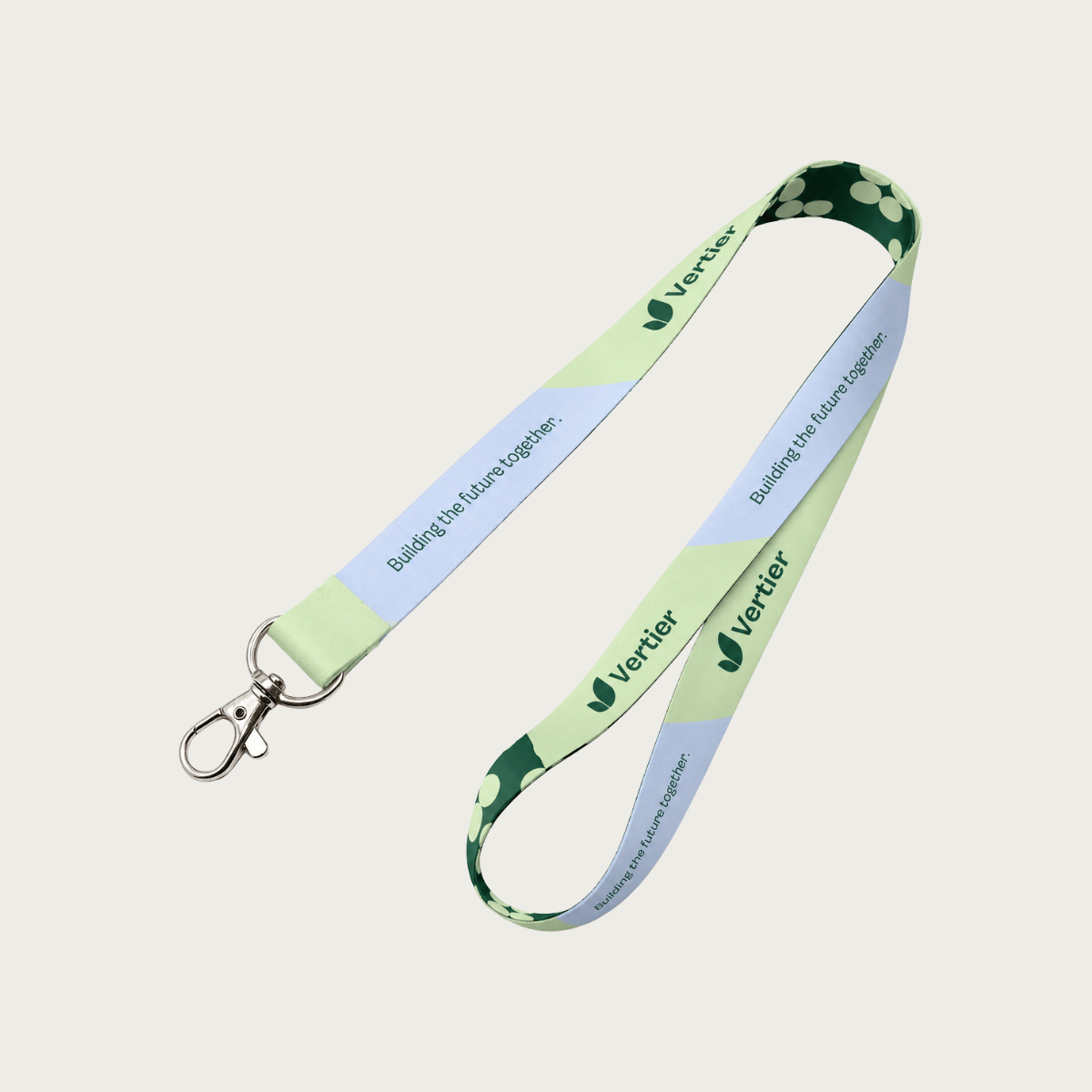 Lanyard personalizado para empresas en color azul y verde con impresión a todo color, logotipos corporativos y gancho metálico, ideal para eventos, ferias, congresos, credenciales y kits corporativos.