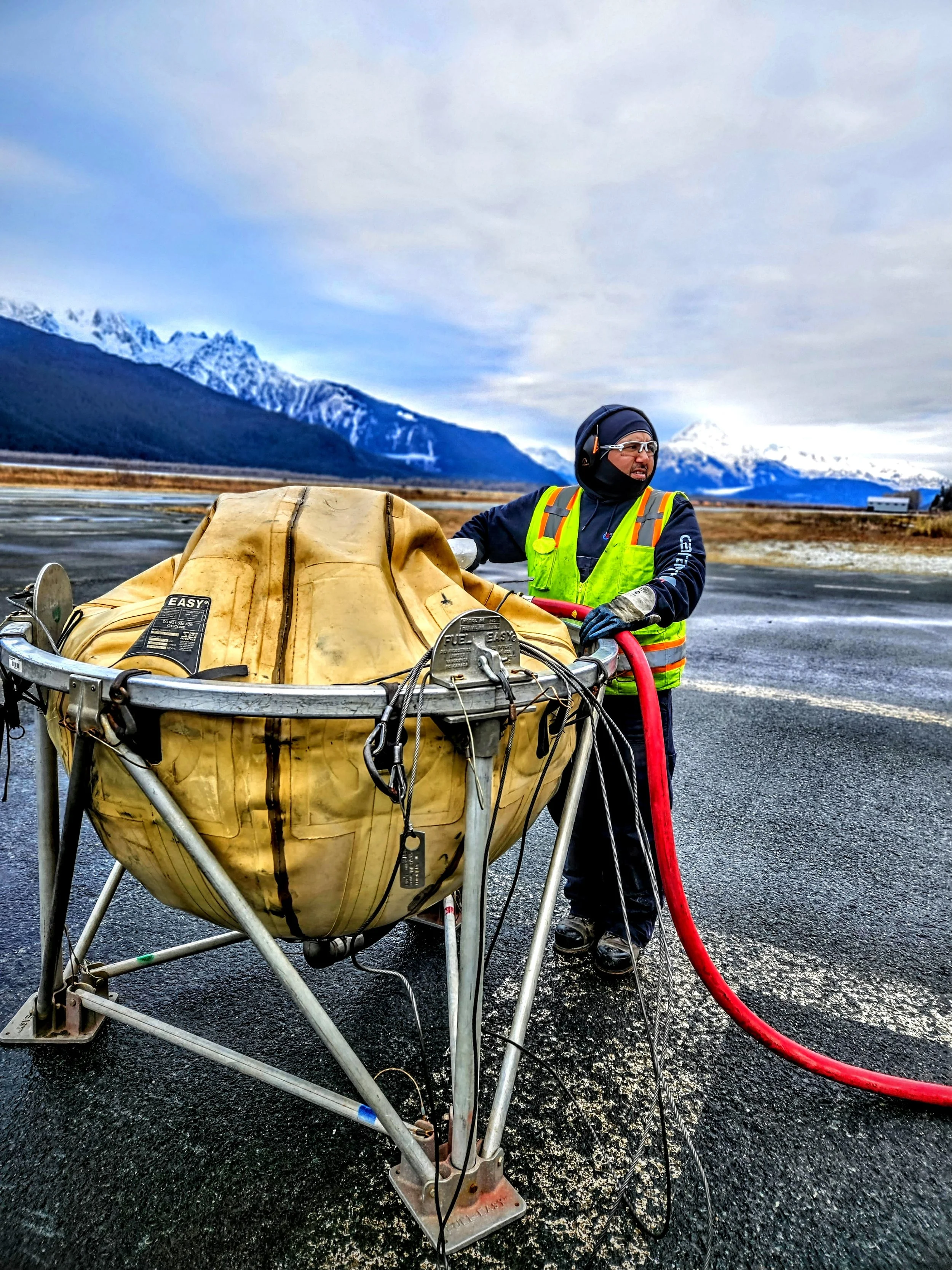 Delta Western worker