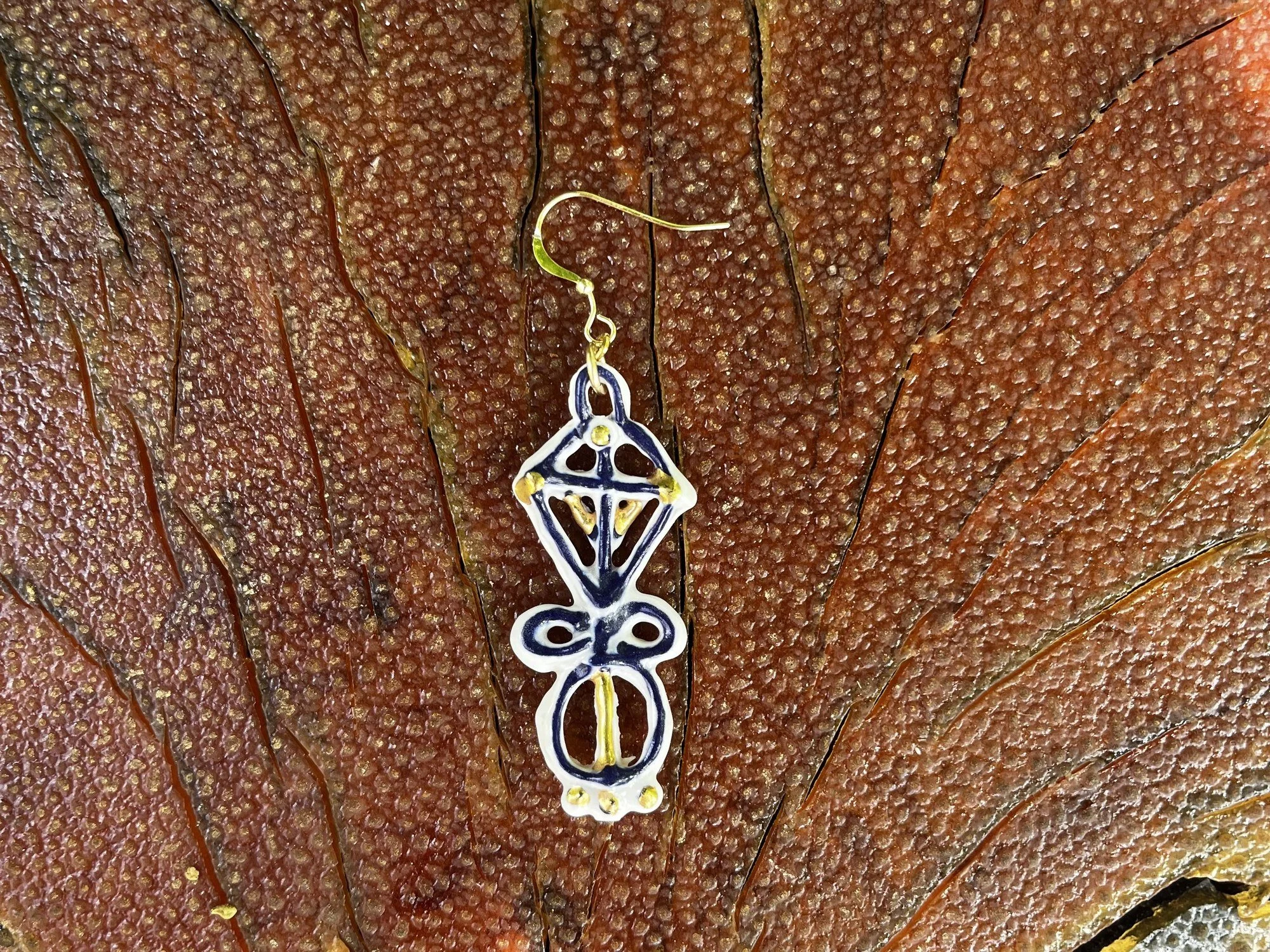 Hand-crafted porcelain earring No. 005 with cobalt blue line work and gold luster detail