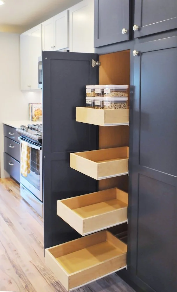 pantry_pull_out.jpg