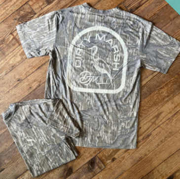 BACKSHORE LOGO TEE | MOSSY OAK® TREESTAND CAMO (WASHED OUT SERIES)