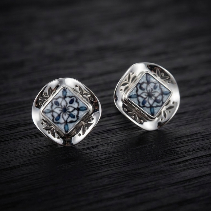 Arete cuadrado calado