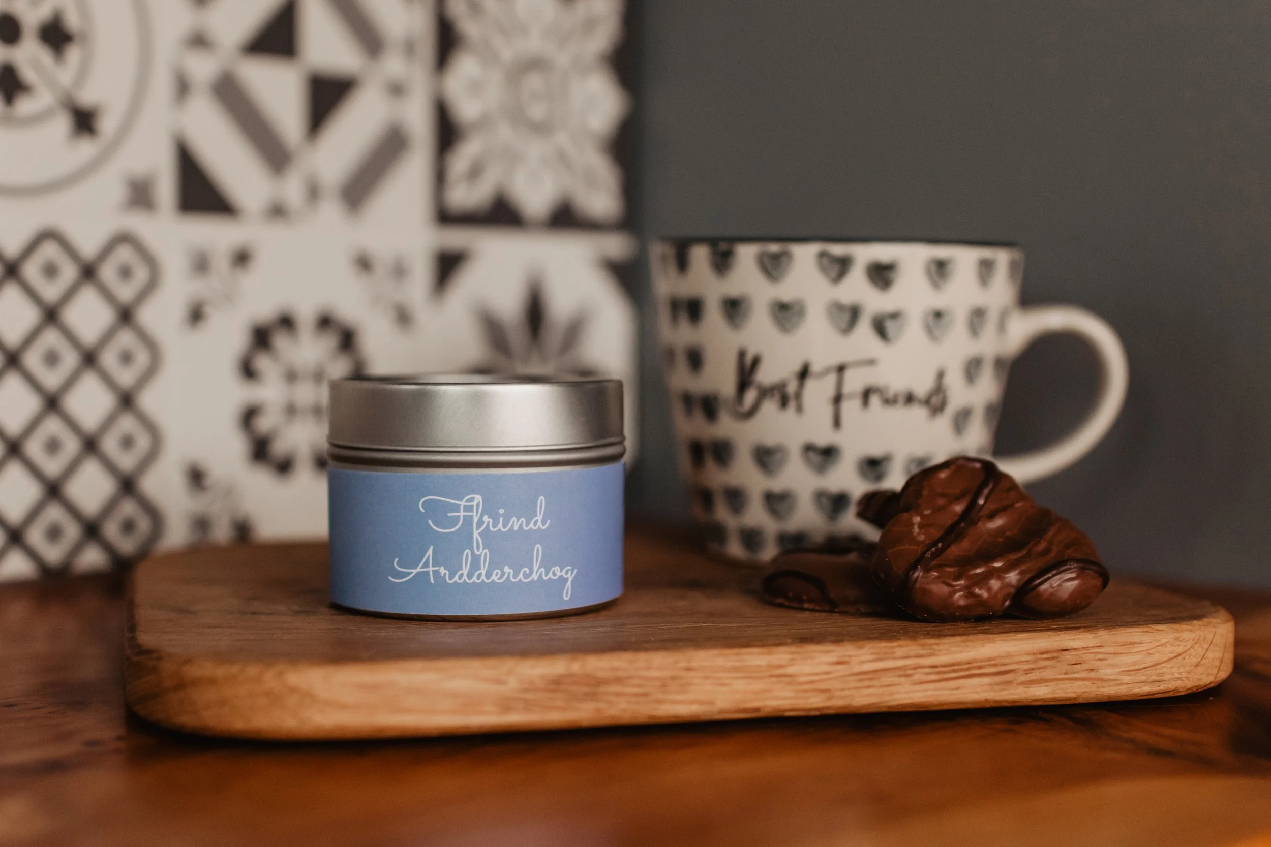 ffrind ardderchog bilingual mini tin candle with tea.jpg