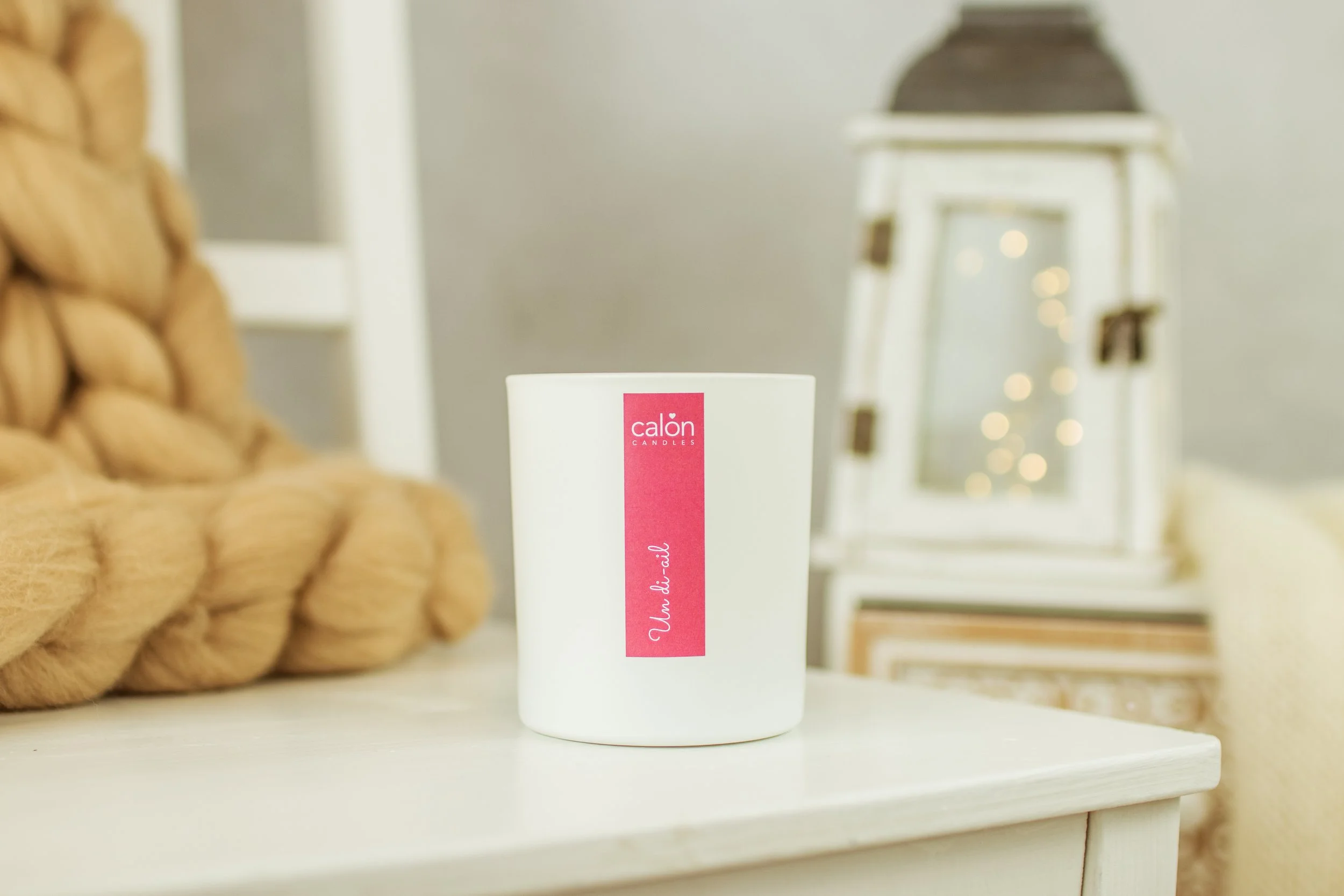 Un di-ail - pink on white.jpg