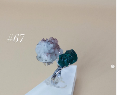 Hematoid Quartz + Dioptase