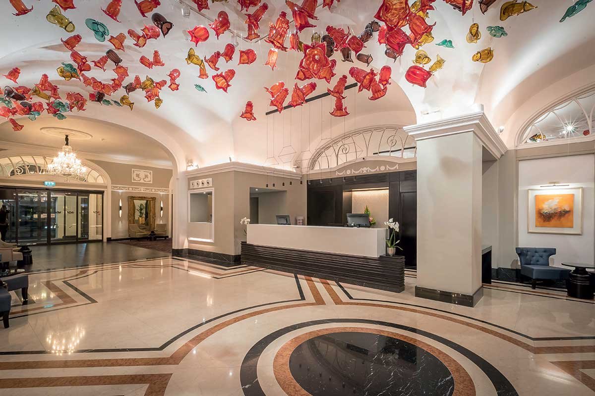 DUBSTGREFL-reception-riu-plaza-the-gresham-dublin-sejours-a-dublin-tui.jpg