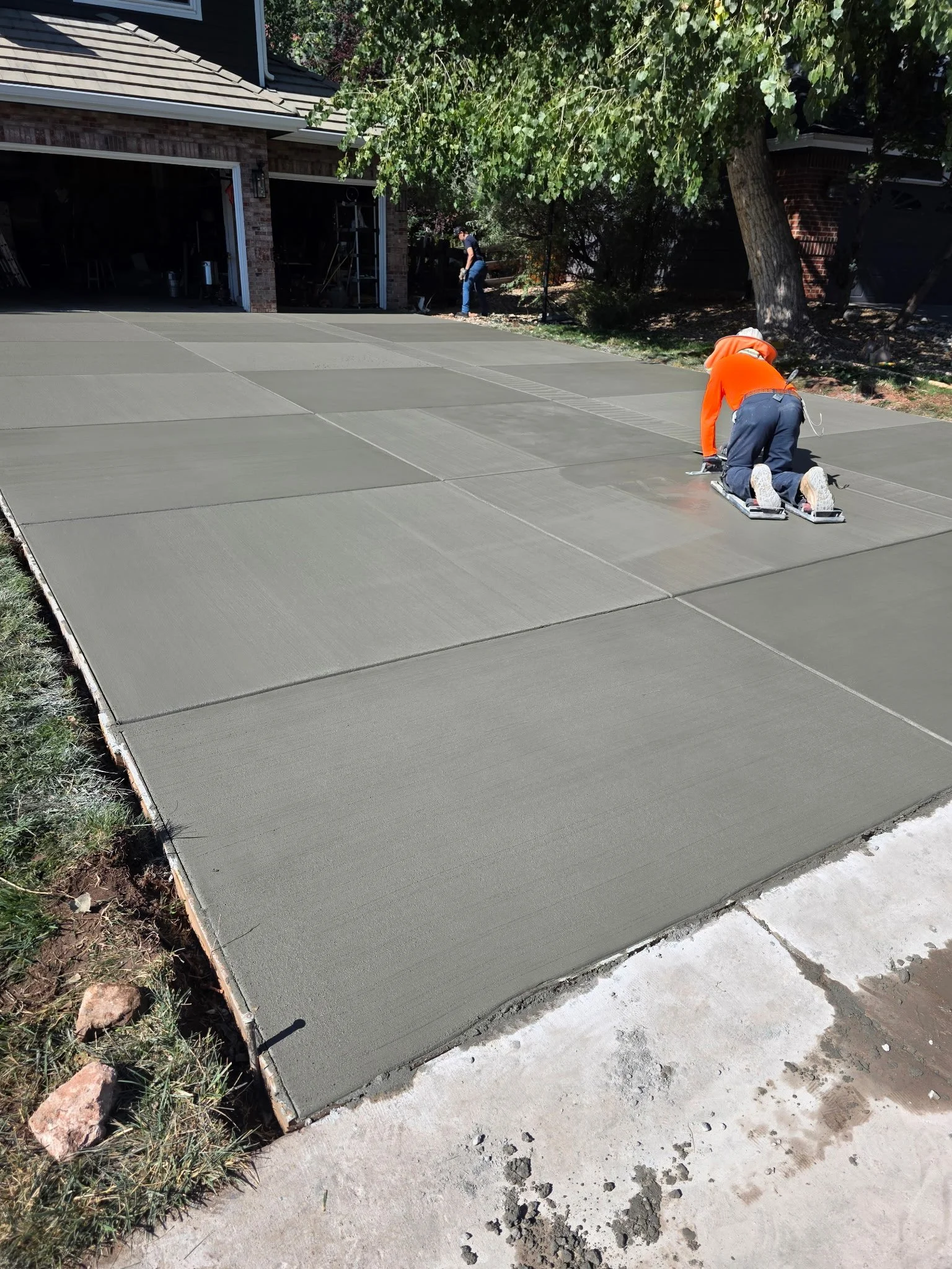 When Should You Repair or Replace a Concrete Driveway?
