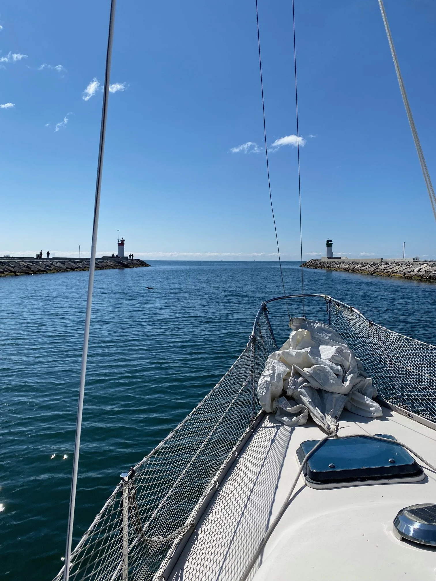 Nancy navigating the channel in Pickering’s Frenchman’s Bay into Lake Ontario for a sail!