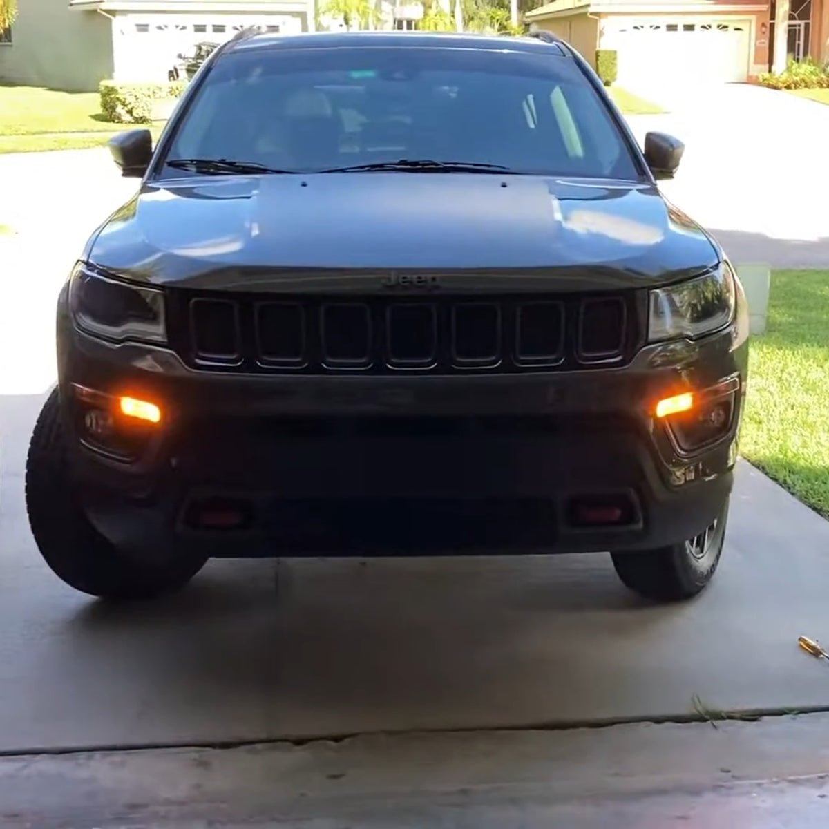 2022-Jeep-Compass-Trailhawk-7443-front-turn-signal-light.jpg