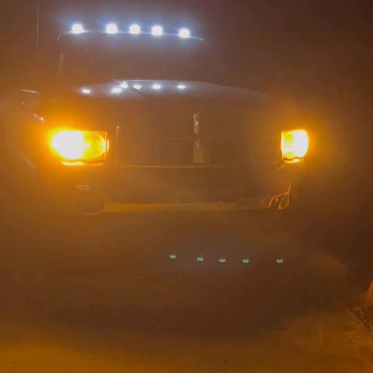 3RD-Gen-Dodge-Ram-2500-switchback-LEDfront-turn-signal-lights.jpg