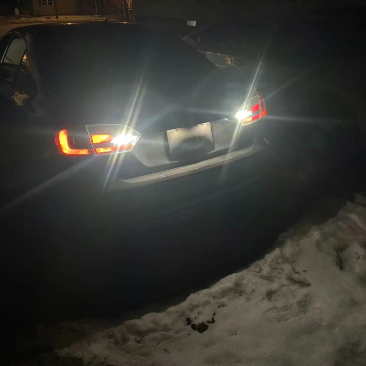 2014-Volkswagen-Jetta-SE-1156-backup-light.jpg
