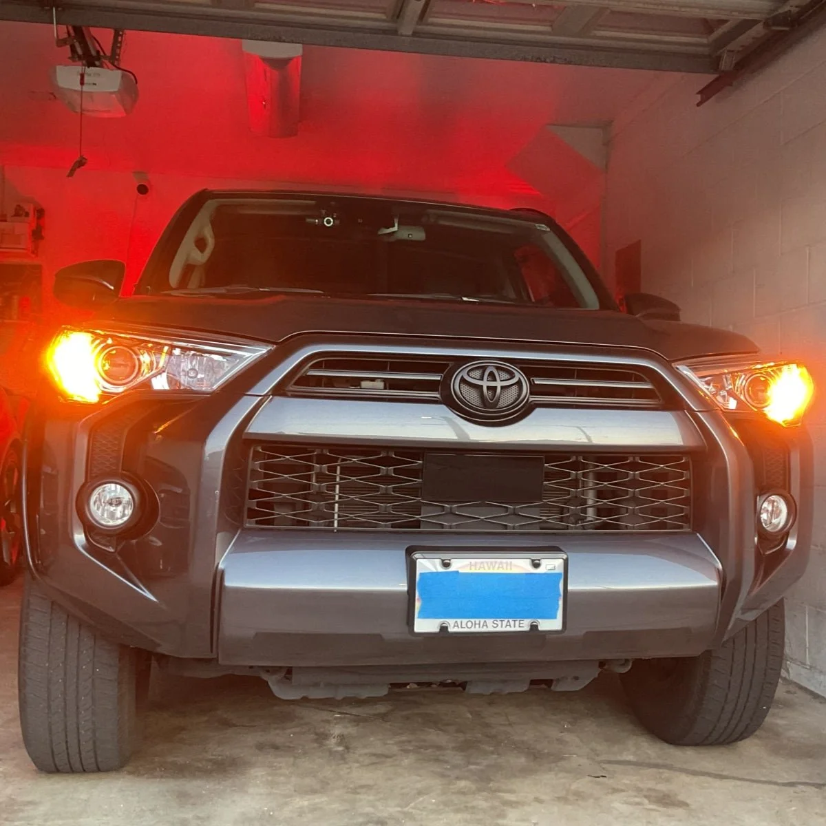 2020-Toyota-4Runner-7443-front-turn-signal-lights.jpg