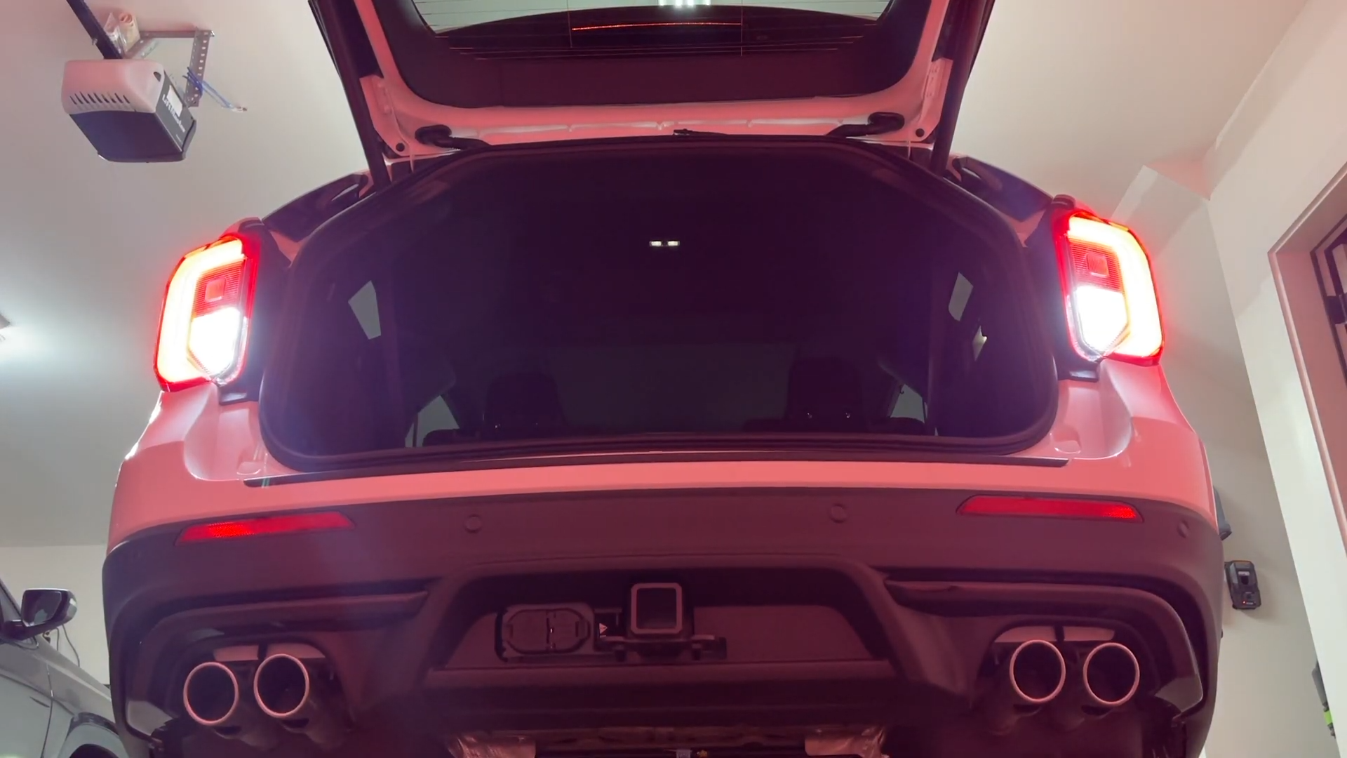 2020-2024-Ford-Explorer-7443-backup-light.png