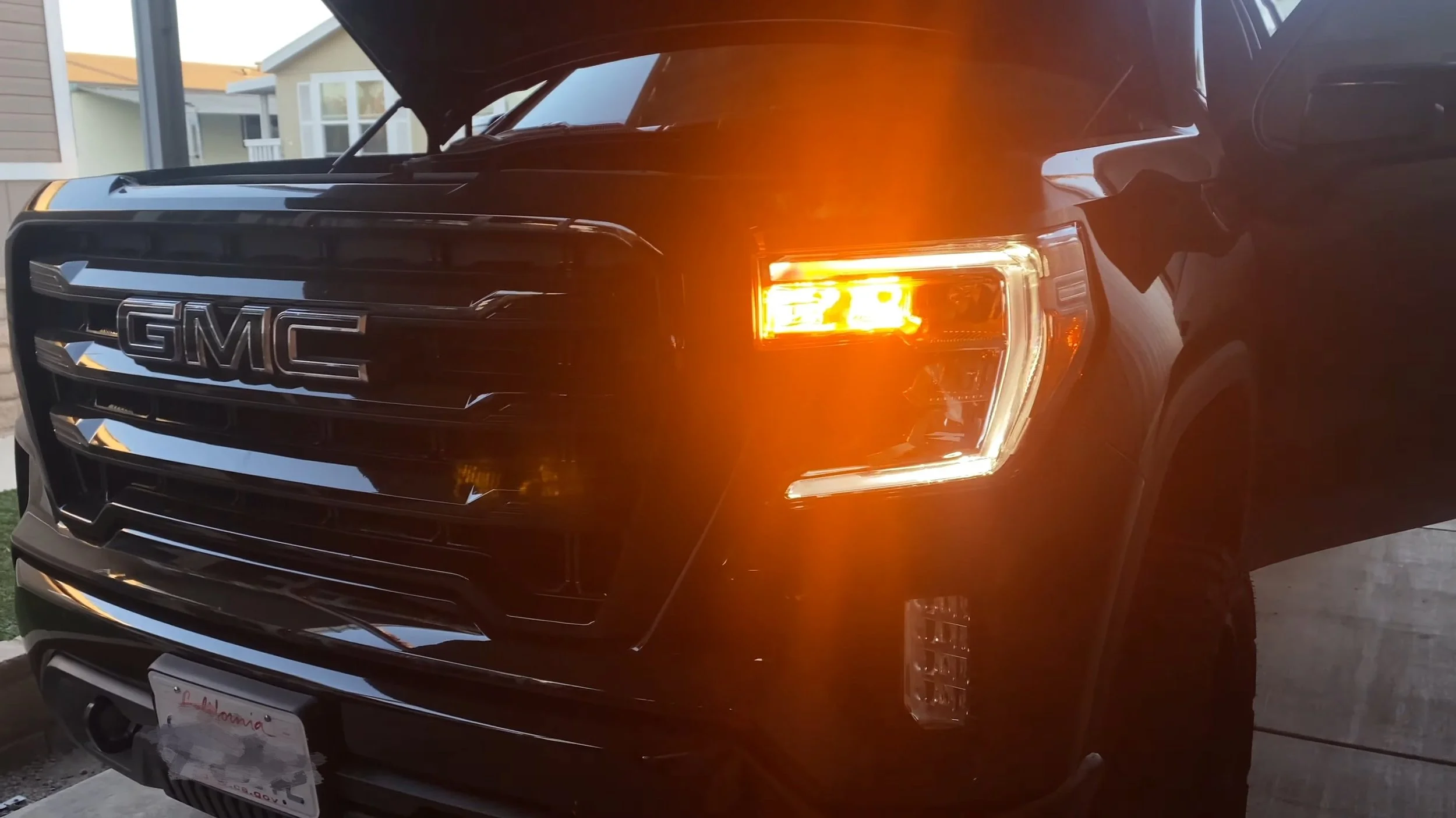 2020-GMC-Sierra-led-7443-front-turn-signal-lights.jpg