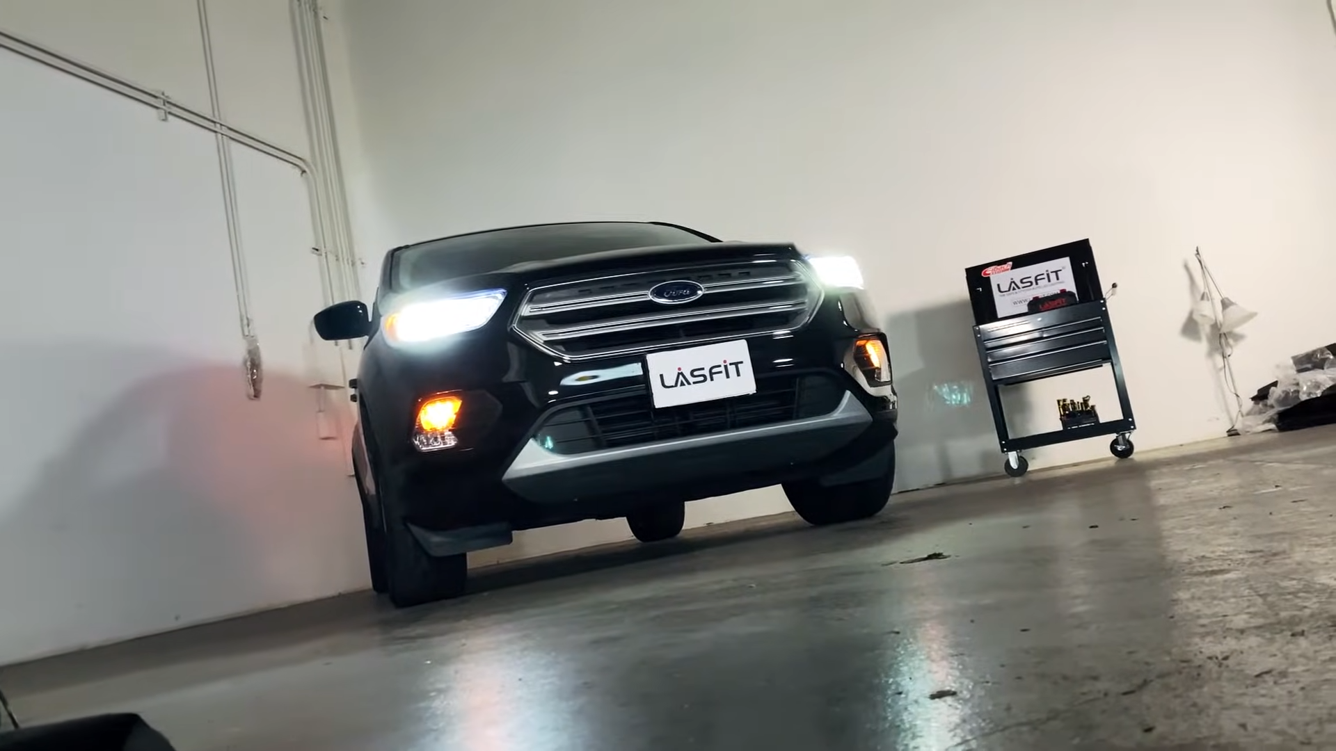 2019-Ford-Escape-Low-Beams-H11.png