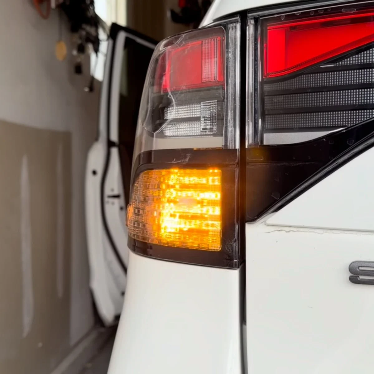 2025-Subaru-Forester-7443-rear-turn-signal-light.jpg