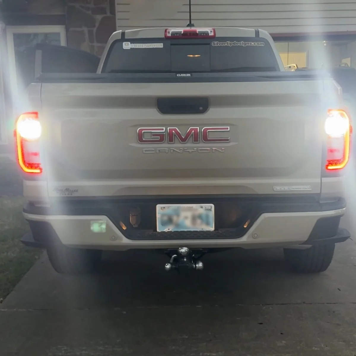2023-2026-GMC-Canyon-backup-light.jpg