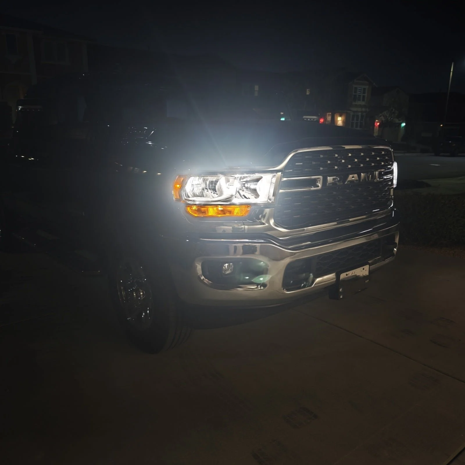 2024-Ram-2500-Bighorn-H11-9005-led-headlight-bulbs.jpg