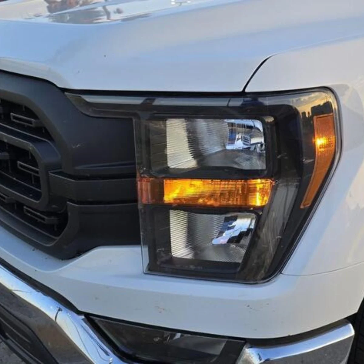 Ford-Maverick-4257-turn-signal-lights.jpg
