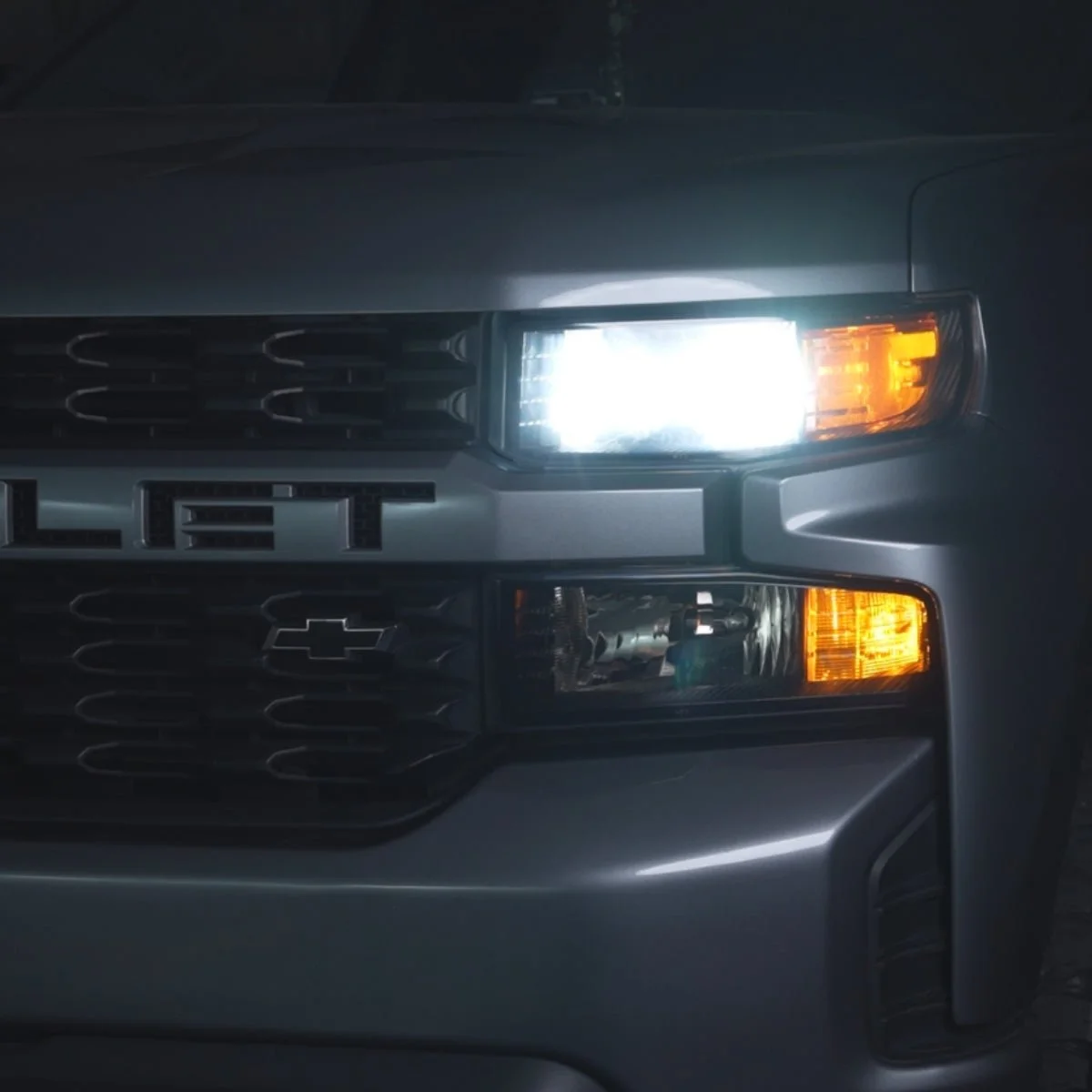the-custom-made-H11-led-headlight-bulbs-bright-light-for-2021-chevrolet-silverado-1500.jpg