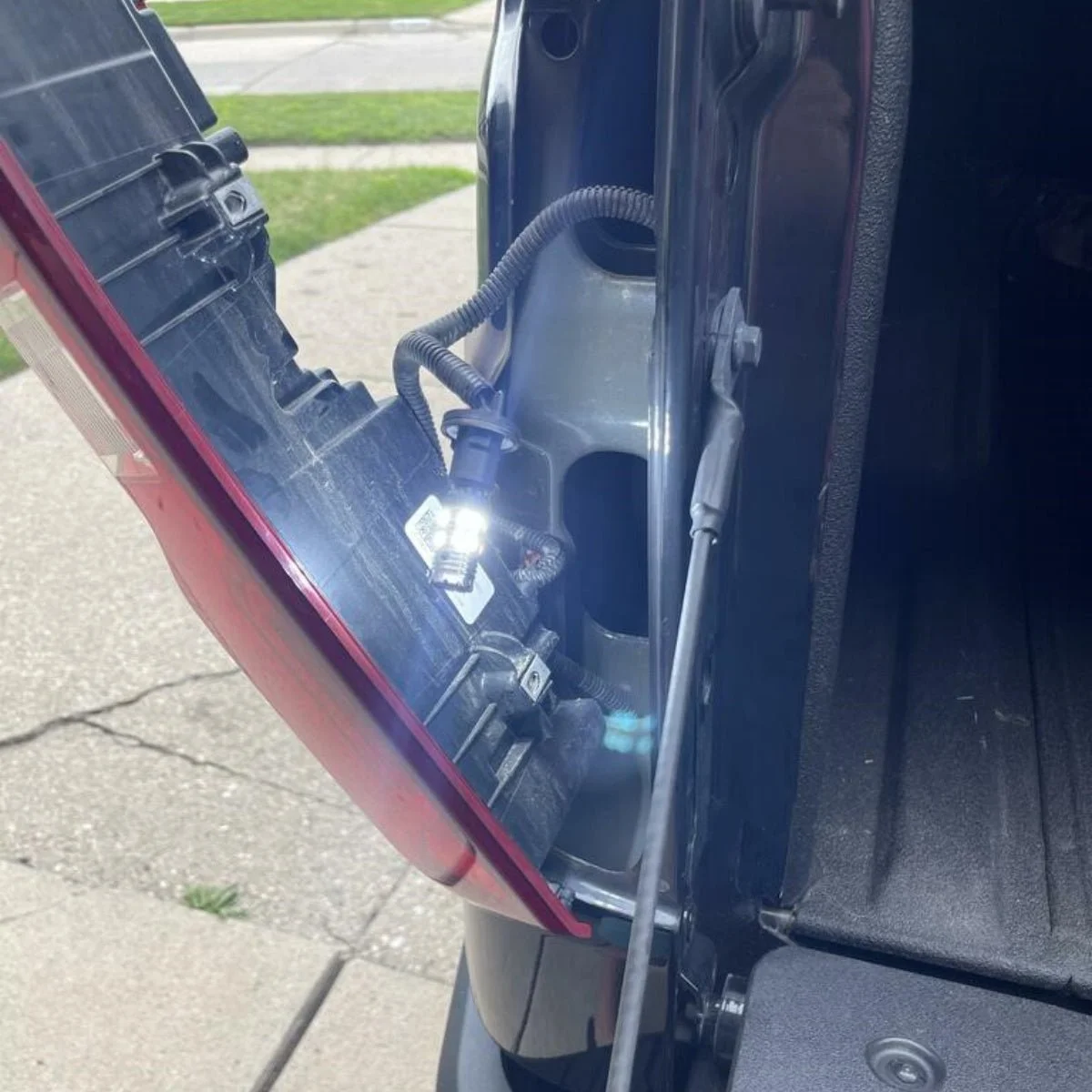 2020-Chevrolet-Silverado-1500-LTZ-921-backup-lights.jpg