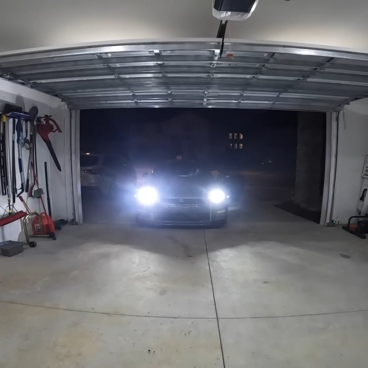 2009-2014-Nissan-GTR-H11-high-beam.jpg