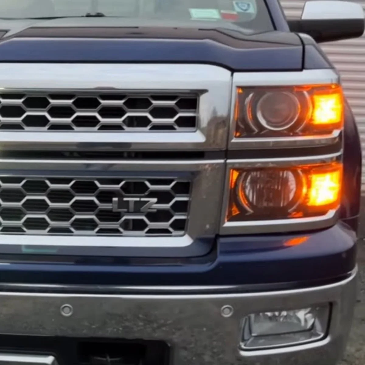 2014-chevy-silverado-led-turn-signal-lights.jpg