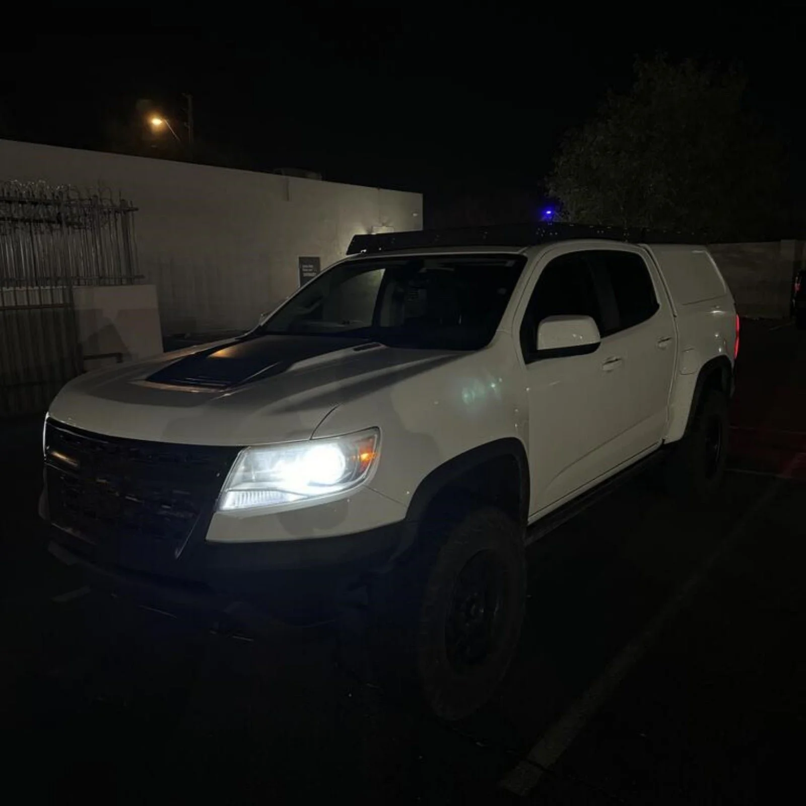 2018-Chevy-Colorado-ZR2-9005-led-high-beam-bulbs.jpg
