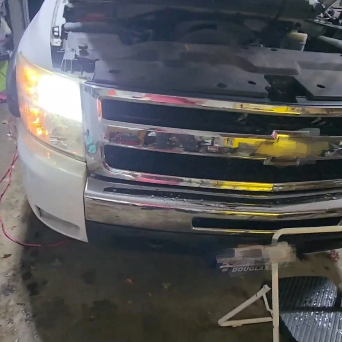 2007-2013-chevy-silverado-1500-bright-led-headlights.jpg