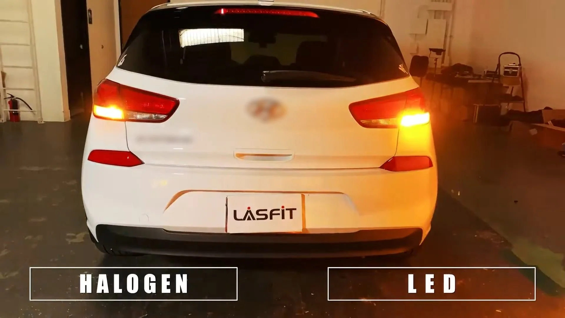 2019-Hyundai-Elantra_GT-1156-rear-turn-signal-lights.jpg