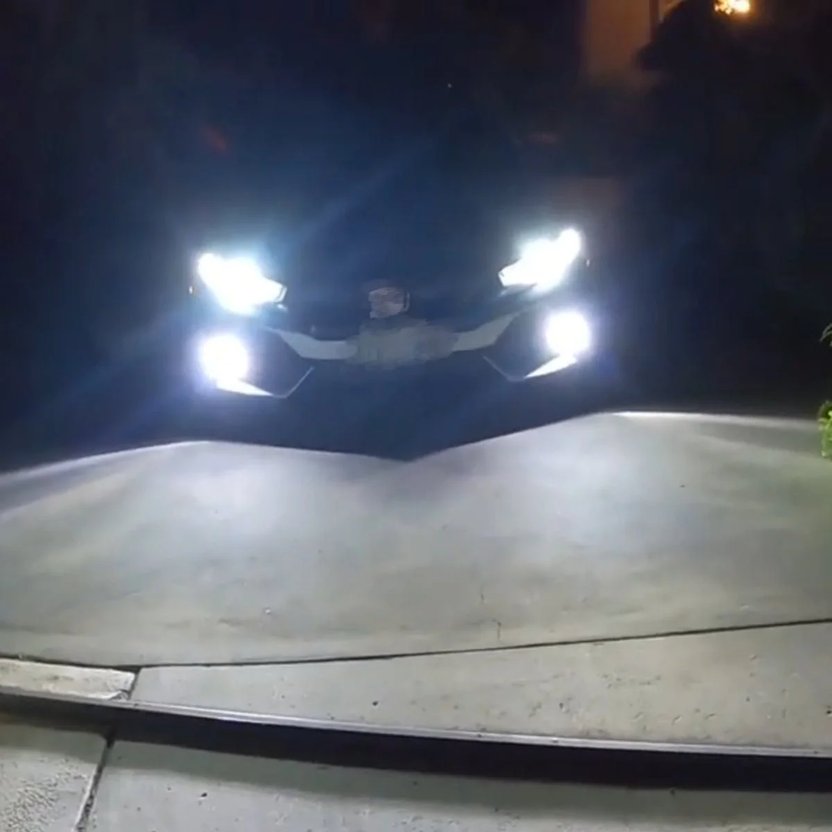 2017-Honda-Civic-led-headlights-brightness-012.jpg