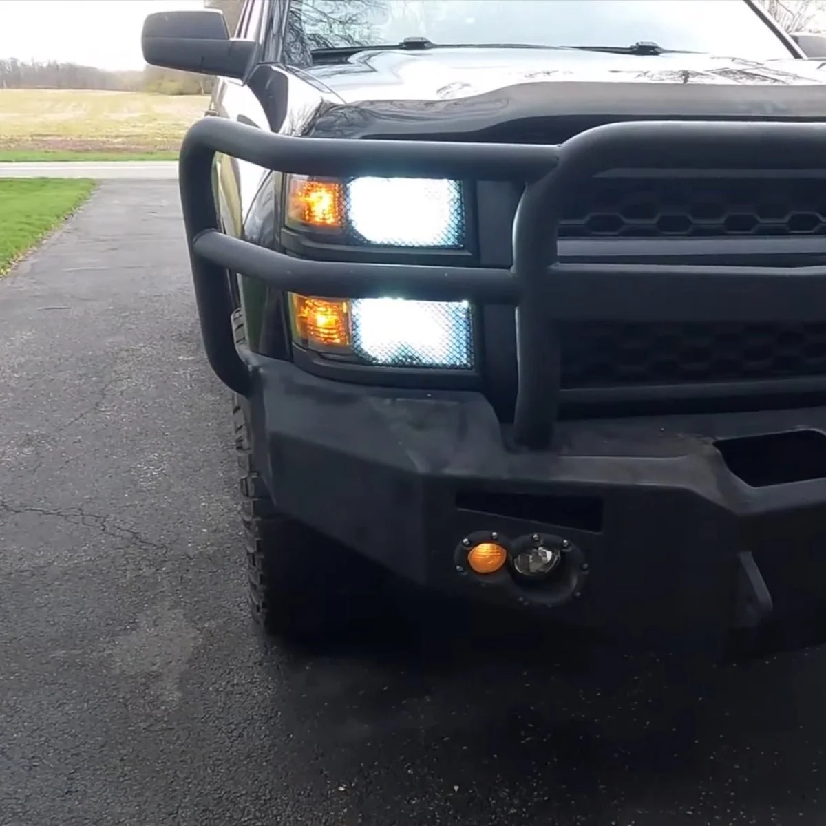 2014-Chevrolet-Silverado-1500-LED-headlight-bulbs.jpg