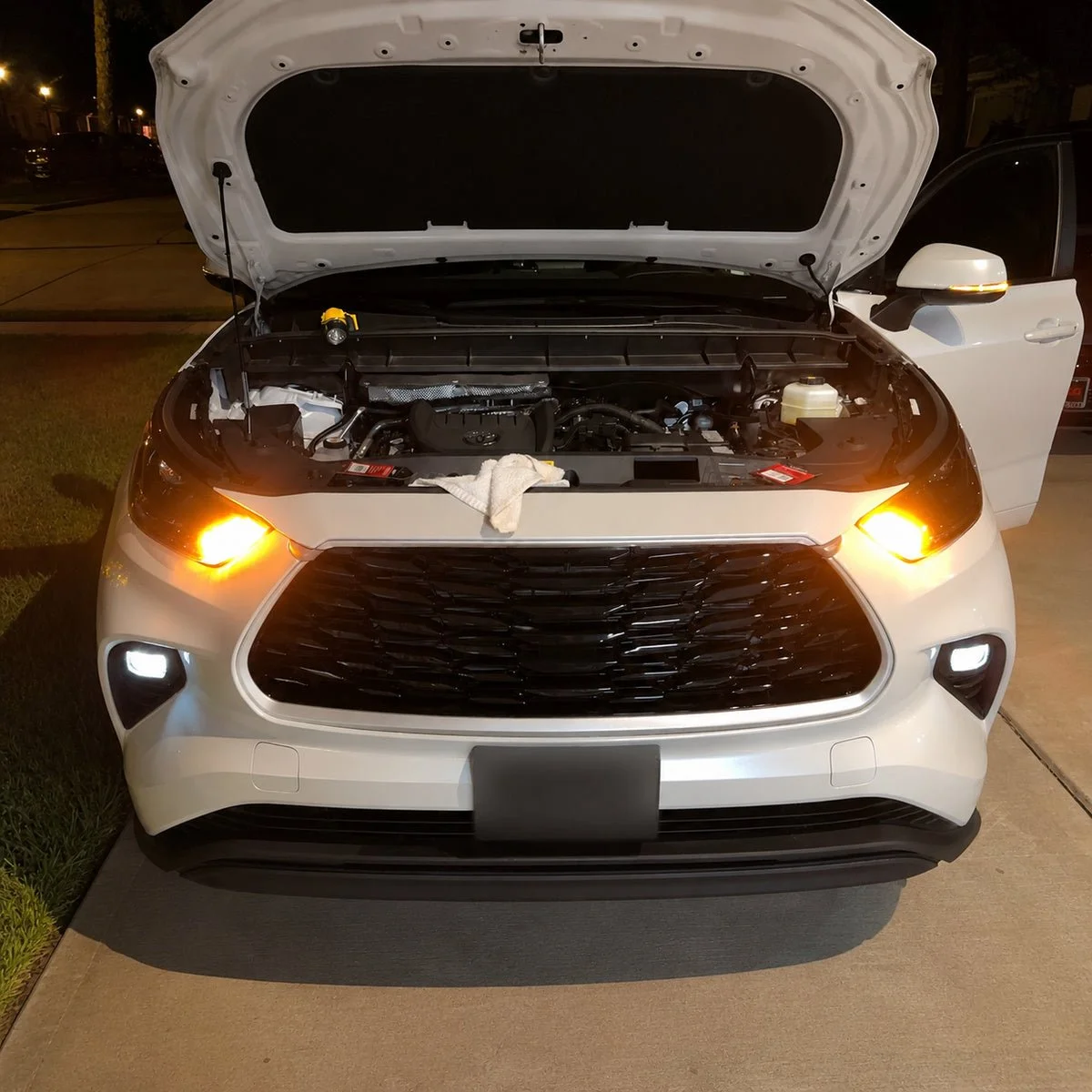 2014-toyota-highlander-led-turn-signal-bulbs-4.jpg