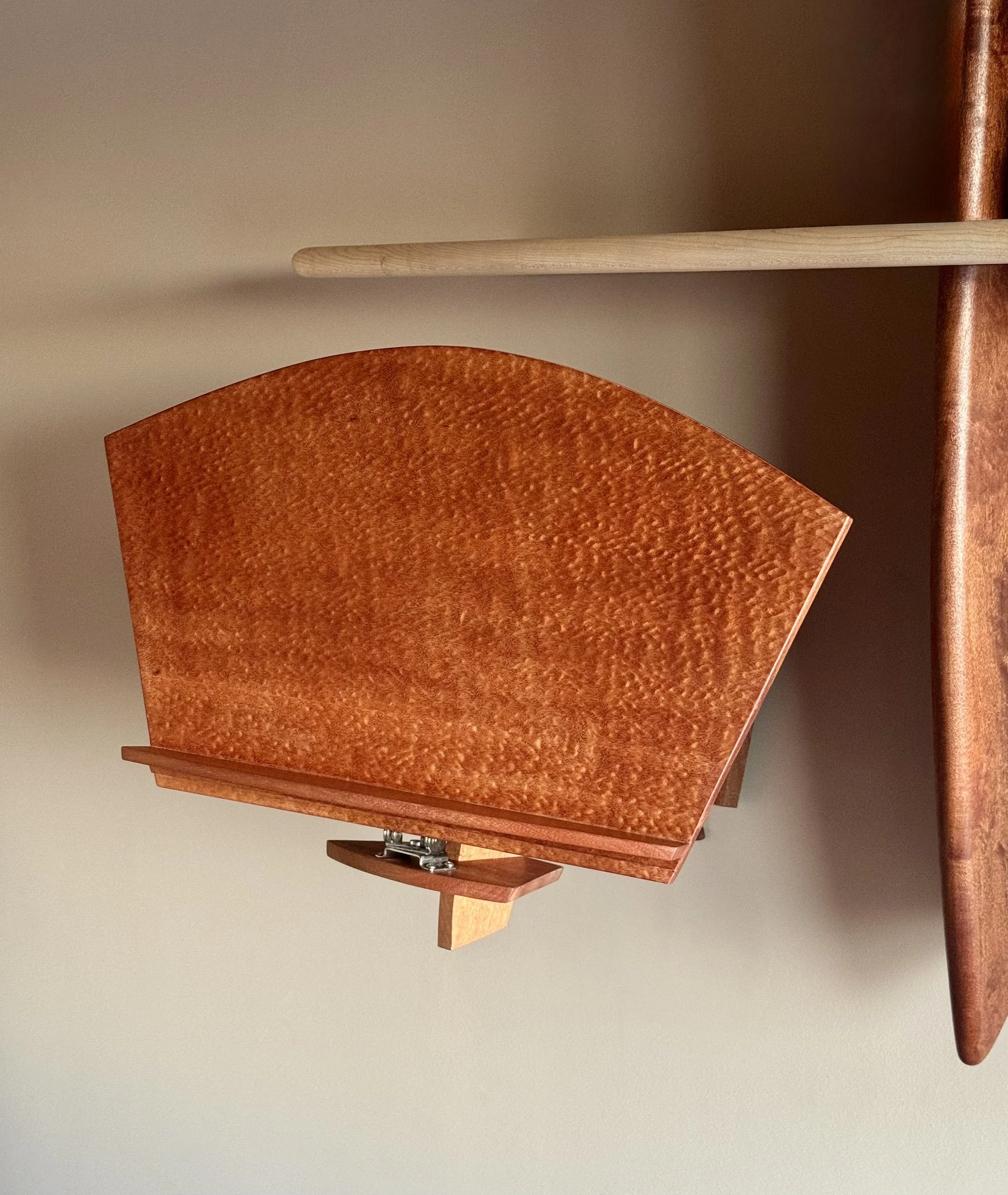 ARTICULATED MUSIC STAND | sapele · steel