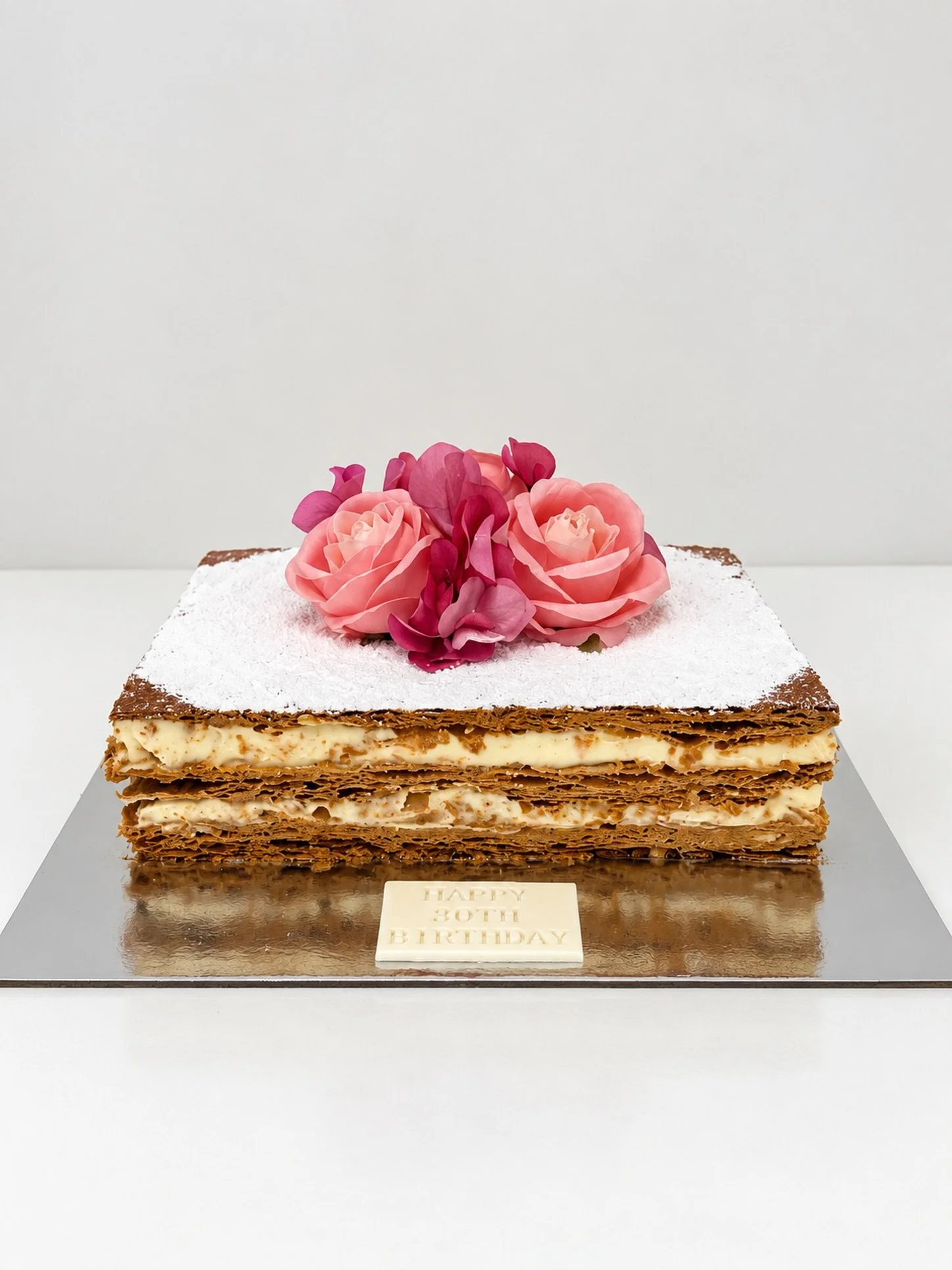 Sweet celebrations for a very special 80th🌸

#biancascakery #millefoglie #millefoglieallacrema #millefogliecake #flowers