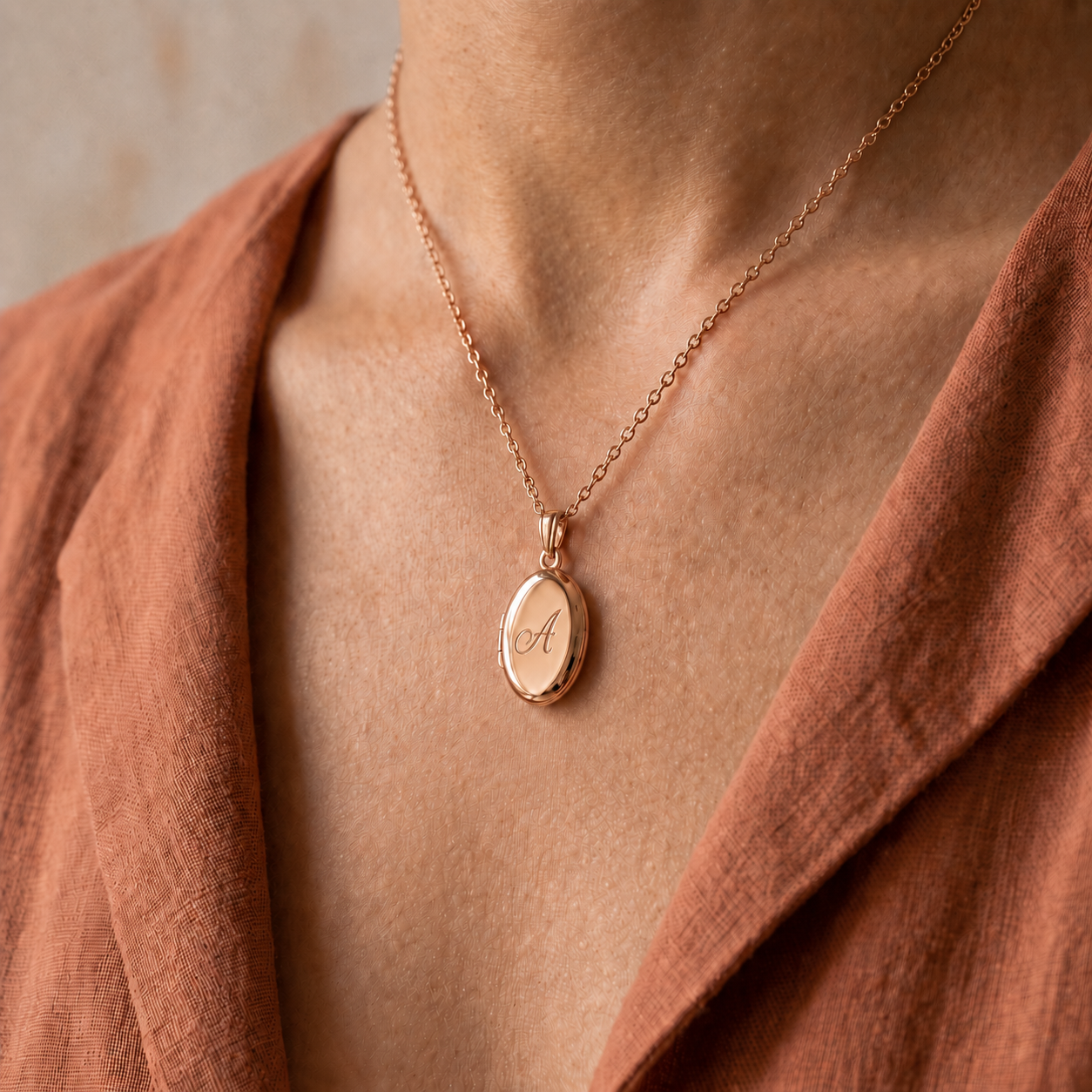 Oval gold locket hero.png