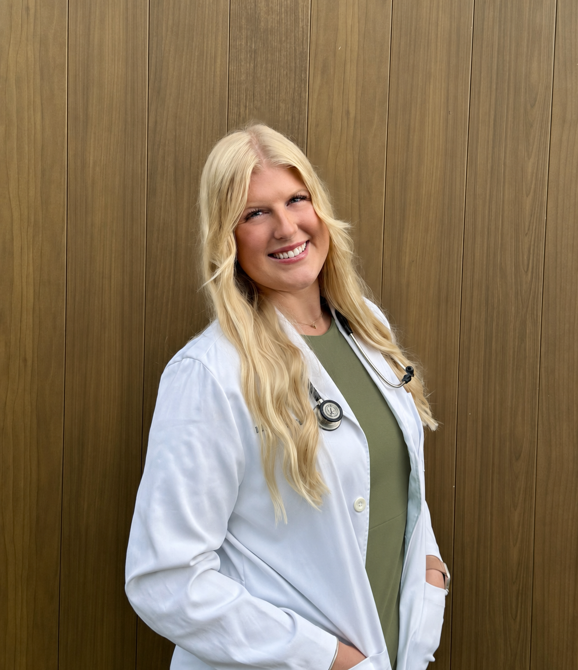 Dr. Mackenzie Swanson, naturopathic doctor and founder of Vine & Vessel Wellness.