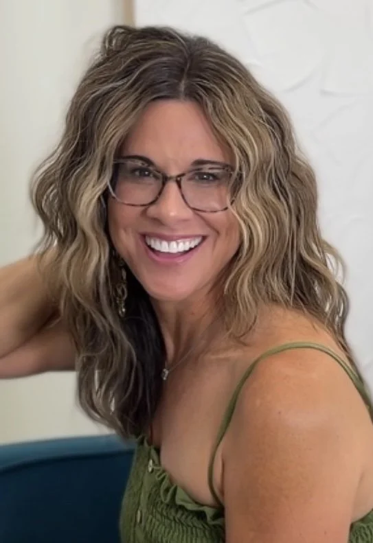 Hair extension and thinning hair specialist serving Huntersville, Cornelius and Denver, North Carolina