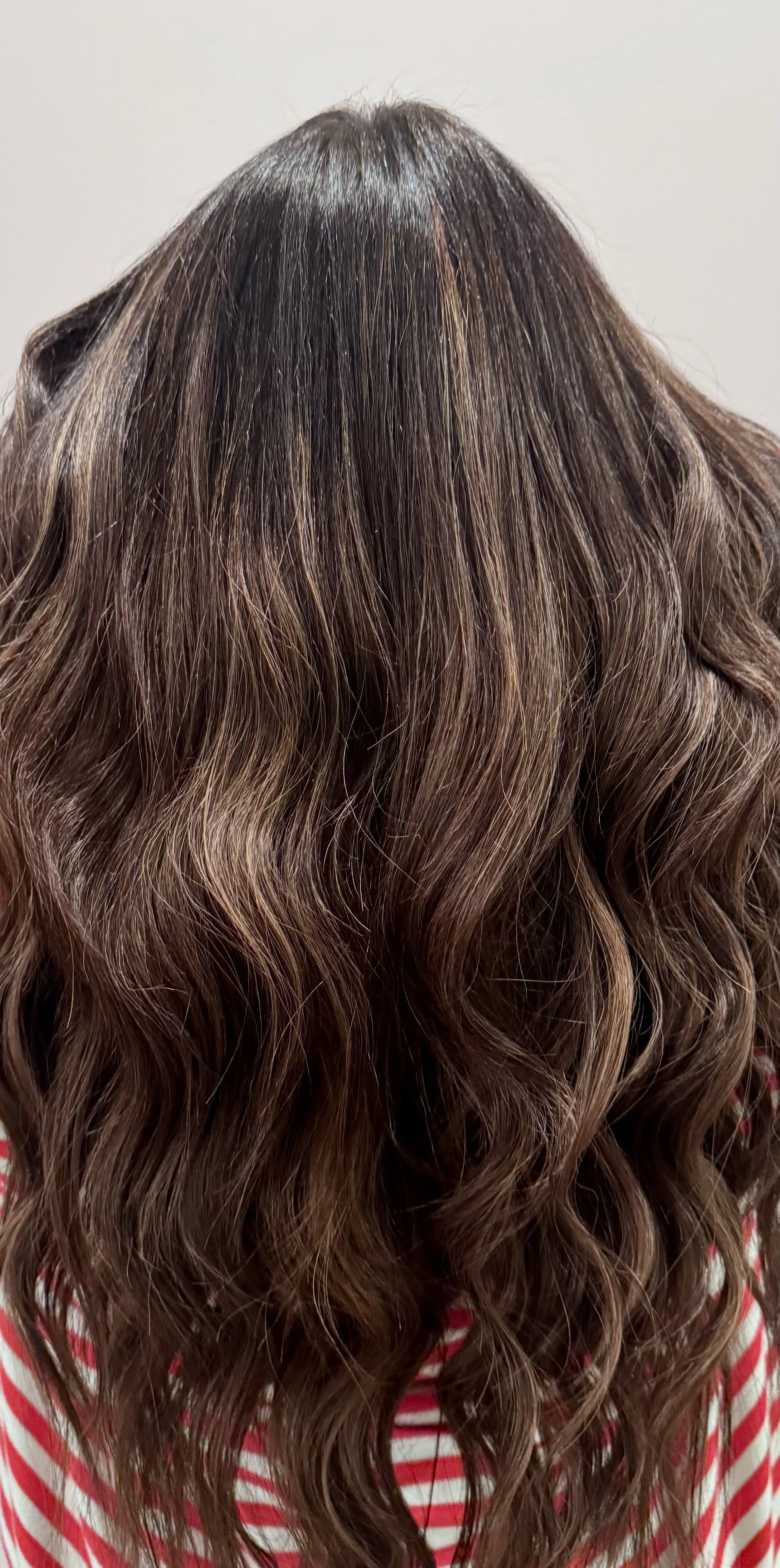 Gorgeous chocolate mousse Brown waves in 22 inches of invisible bead hair extensions