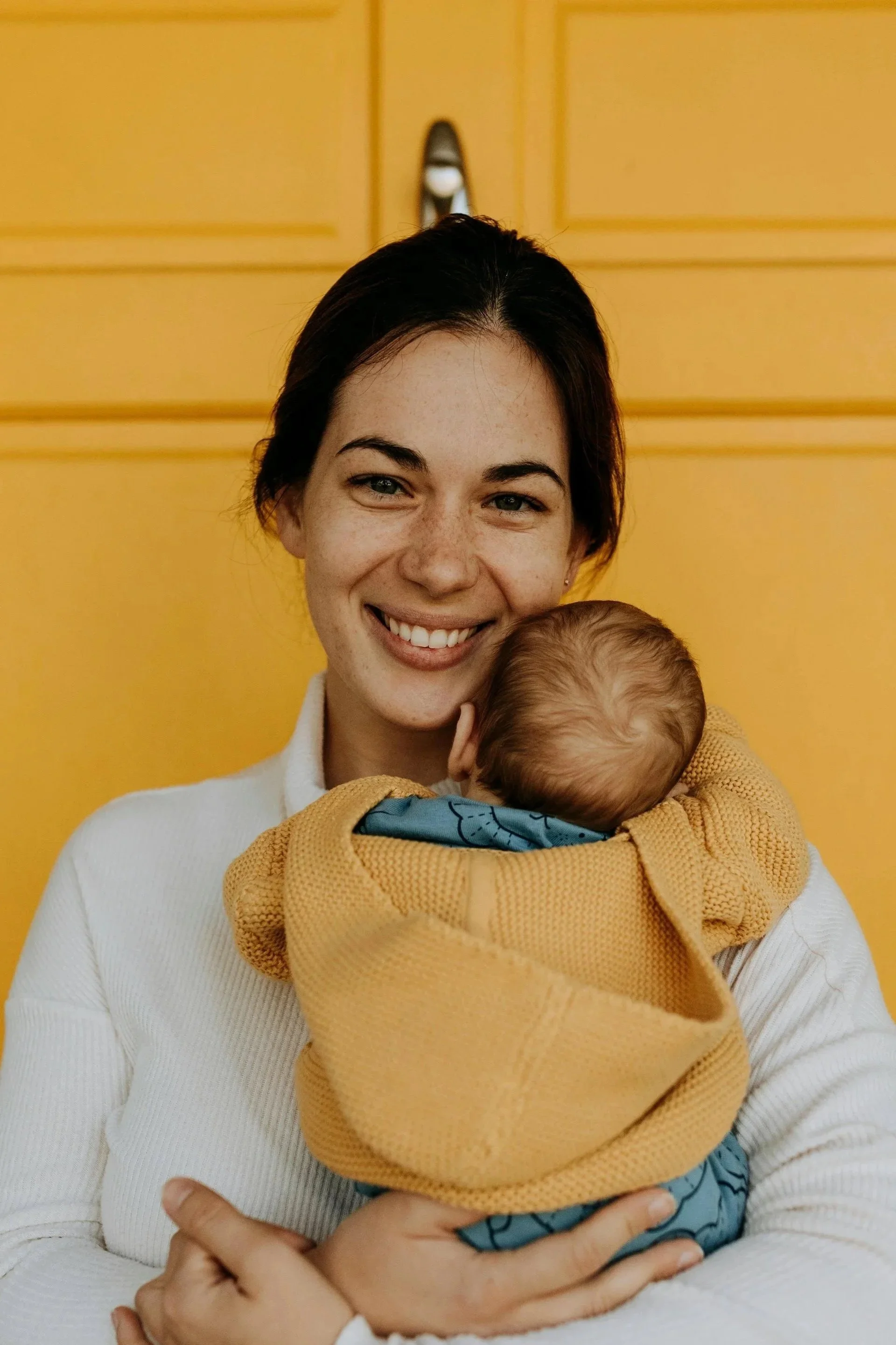 Millennial woman goes entire pregnancy without using the term “earthside” on social media 