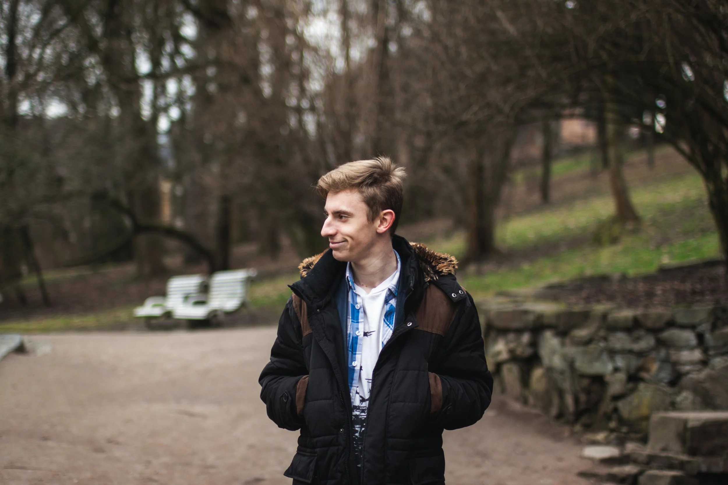 Man, 35, admits he doesn’t actually give a fuck what breed your dog is after obligatory question at park